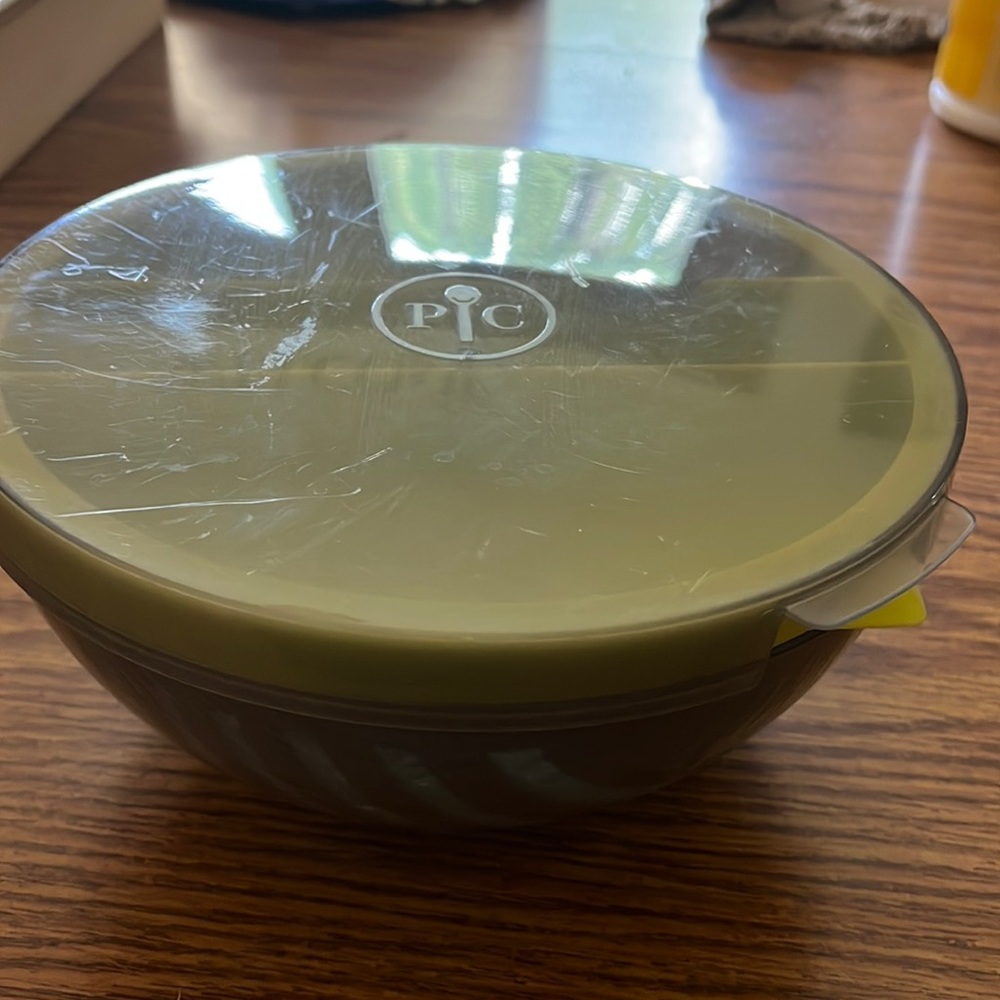 The pampered chef salad head cutter bowl
